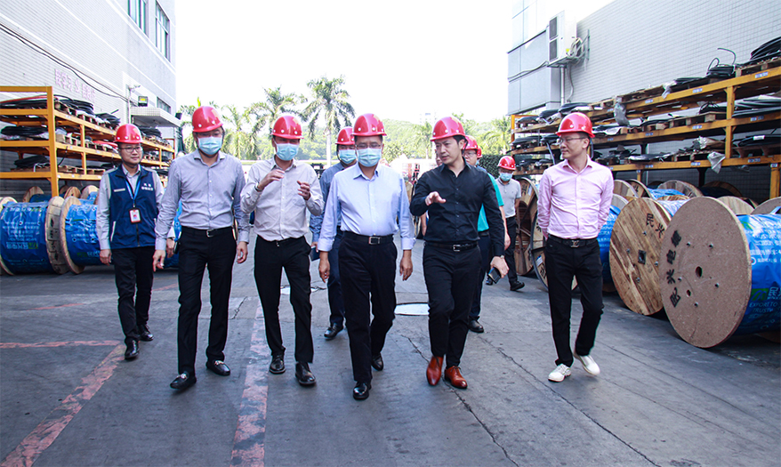 凤岗镇委书记张耀洪一行视察亚洲必赢电缆